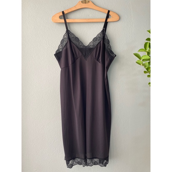 Vintage | 90s Black Lace Trim Slip Dress - Picture 4 of 10